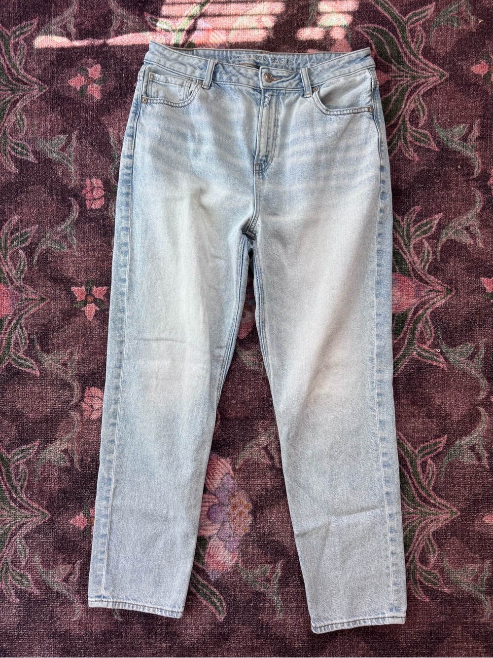 American Eagle AE Strigid Mom Jean Light Wash Women's High-Rise - 10